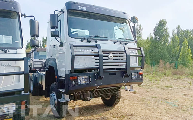 Sinotruk Howo Tractor Truck 6x4 for Sale in Papua New Guinea