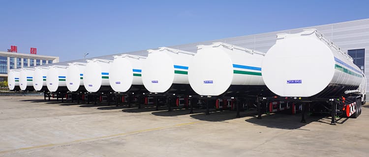 Tri Axle 45000 Liters Fuel Tanker Truck Semi Trailers for Sale In Zimbabwe