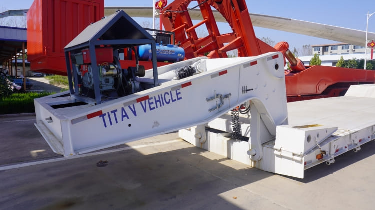 Tri Axle 60 Ton Lowboy Gooseneck Trailer for Sale in Sudan