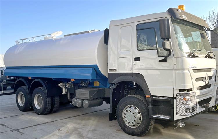 SINOTRUK Howo 6x4 20000 Liters Water Tank Truck for Sale