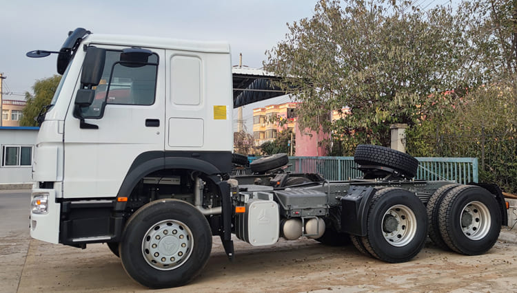 Howo 380 RHD Truck Tractor Head for Sale in Ghana